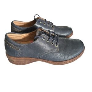 Comfortiva Women's Navy Leather Support Oxford Flats